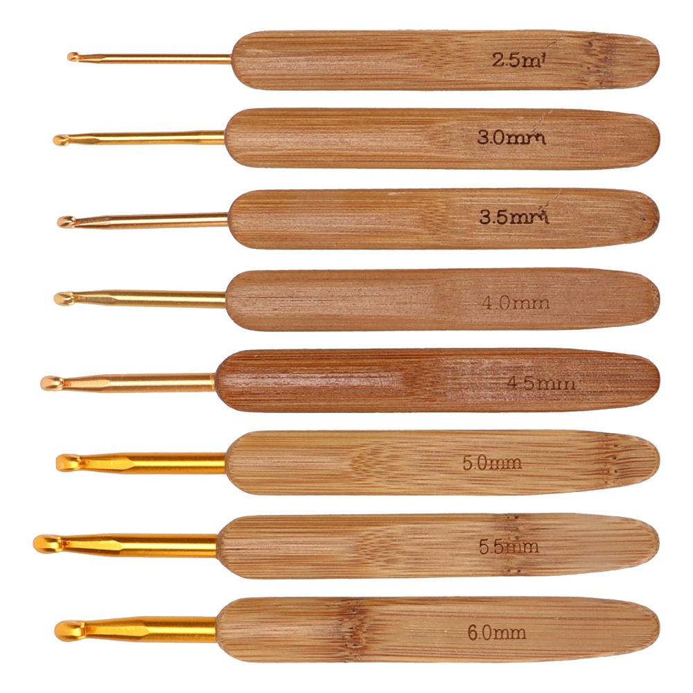 Wooden Crochet Hooks Ergonomic Handle - مجموعة من 8 قطع، مقاسات 2.5-6