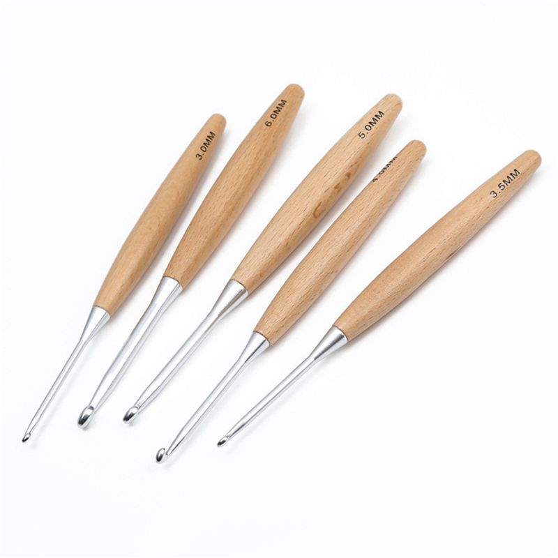 مجموعة خطافات الكروشيه الخشبية - مراجعة Wooden Crochet Hooks Ergonomic Handle وسعره