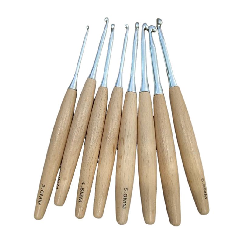 مجموعة من 40 قطعة من خطافات ال - مراجعة Wooden Crochet Hooks Ergonomic Handle وسعره